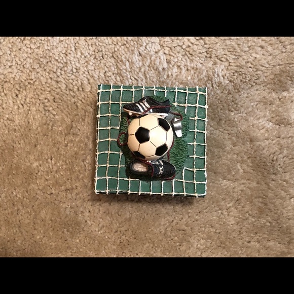 Russ Barrie Ceramic Soccer Box - Picture 6 of 8